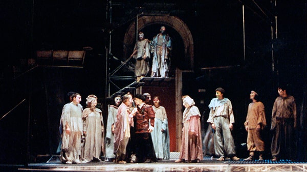 Fig. 19: <em>Incerto señor Don Hamlet</em>, de Álvaro Cunqueiro, dirigida por Ricard Salvat (Centro Dramático Galego, 1991).