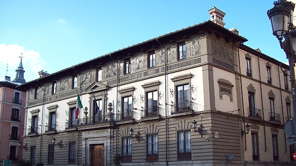 Fig. 2: Sede del Instituto Italiano de Cultura. Fotógrafo: Luis García, CC BY-SA 3.0