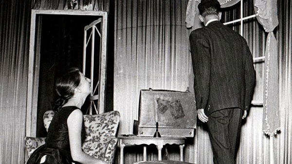 Fig. 6: Fernando Fernán-Gómez y María Dolores Pradera en <em>Cada cual a su juego</em>, 1949. Imagen cedida por Helena de Llanos.