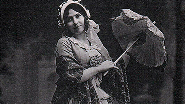 Fig. 11: Catalina Bárcena en <em>La dama de las camelias</em>, de Alexandre Dumas (1917).