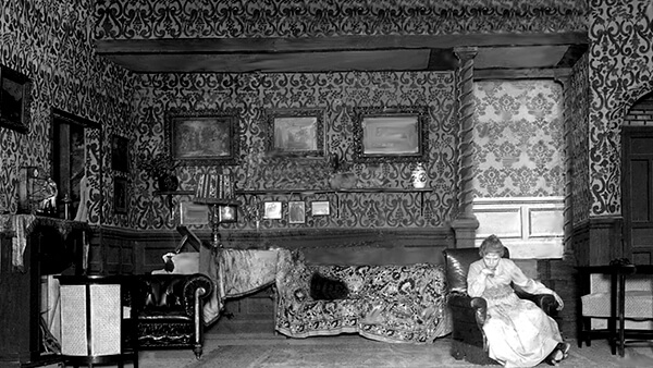 Fig. 12: <em>Casa de muñecas</em>, de Henrik Ibsen, por el Teatro de Arte. Teatro Eslava de Madrid, 1917. (Fuente: Archivo CDAEM).
