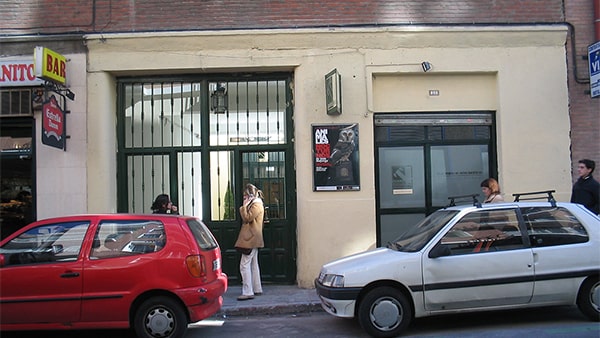 Fig. 12: Fachada del edificio de Martínez Izquierdo, 20, en otoño de 2003.