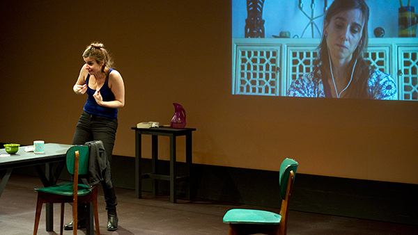 Fig. 10: La realidad, de Denise Despeyroux. (Teatro Fernán-Gómez, 2013). Fotógrafo: Daniel Alonso. (Fuente: Archivo CDAEM).
