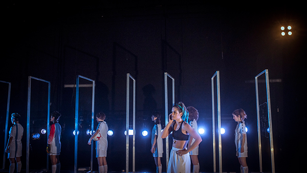 Fig. 20: Playoff, de Marta Buchaca. (Teatro Conde Duque, 2018). Fotógrafo: David Ruano. (Fuente: Archivo CDAEM).