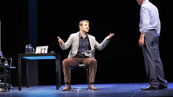 Fig. 15: El crédito. (Teatro Maravillas, Madrid, 2013). Fotógrafo: Domi Alonso. (Archivo CDAEM).