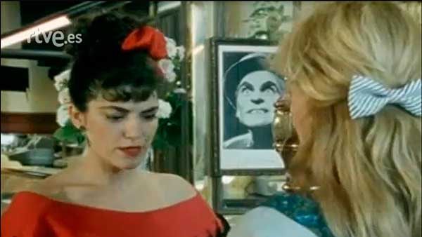 Fig. 5: Chicas de hoy en día. (Fuente: https://www.rtve.es/play/videos/chicas-de-hoy-en-dia/).