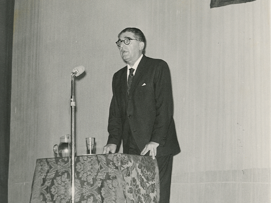 Fig. 1: Alfredo Marqueríe. (Cuenca, 1964). Fotógrafo: Texeda. (Procedencia: CDAEM).