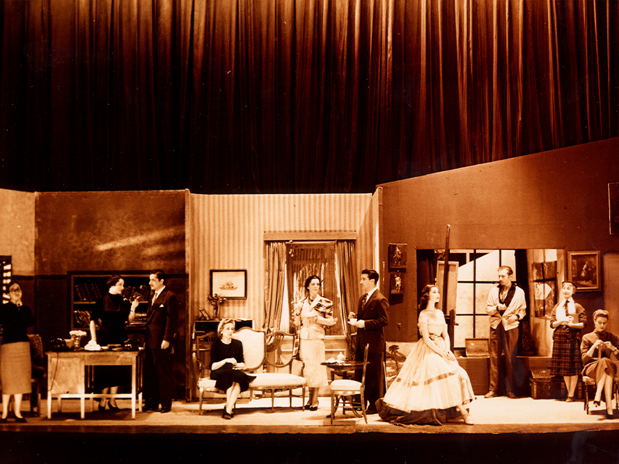 Fig. 21: Un día de abril, de Dodie Smith. Teatro María Guerrero, 1952. Fotógrafo: Gyenes. Procedencia: CDAEM.