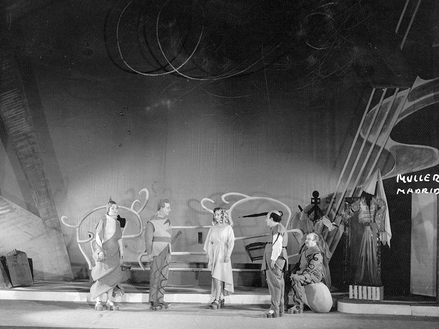 Fig. 23: Otoño de 3006, de Agustín de Foxá. Teatro María Guerrero, 1954. Fotógrafo: Gyenes. Procedencia: CDAEM.