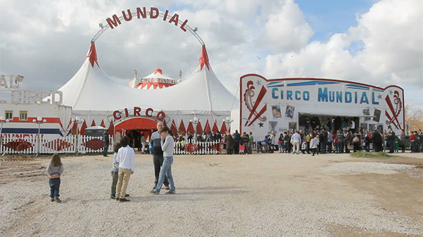 Fig. 14: Carpa del Circo Mundial.