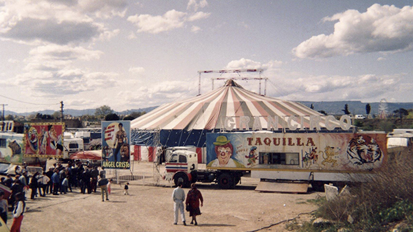Fig. 16: Carpa del Circo Ruso de Ángel Cristo