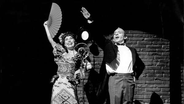 Fig. 7: ¡Ay, Carmela! (Carmela y Paulino, variedades a  lo fino), de José Sanchis Sinisterra. (1987). Fotógrafo: Chicho. Procedencia: CDAEM.
