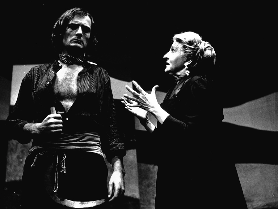 La censura franquista aplicada a las representaciones de obras teatrales hernandianas