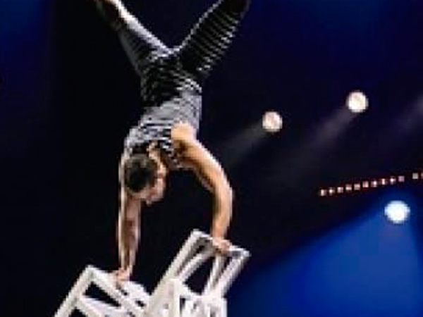 Mil novecientos setenta sombreros, de Aránzazu Riosalido y Pepe Viyuela.