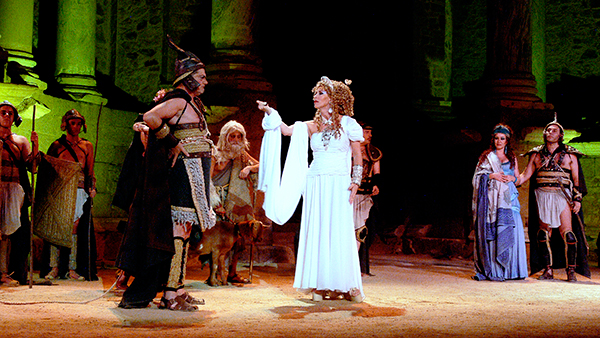 Fig. 2: Los persas, de Esquilo. Festival Tardor, 1991. Fotógrafo: Ros Ribas. (CDAEM).