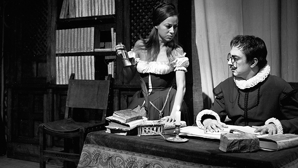 Fig. 12: El caballero de las espuelas de oro, de Alejandro Casona. Teatro Bellas Artes, 1964. Fotógrafo: Gyenes. (CDAEM).