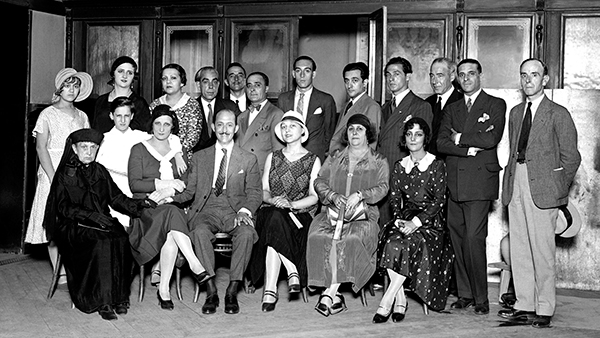 Fig. 8: Compañía de Irene López Heredia y Mariano Asquerino. (CDAEM. Legado de Carmen Muñoz).