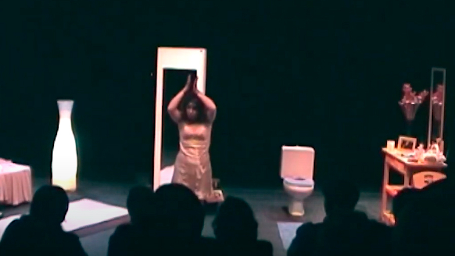 Fig. 21: La boda, de Carmen Resino. Dirección de Mariano de Paco Serrano. (2006).