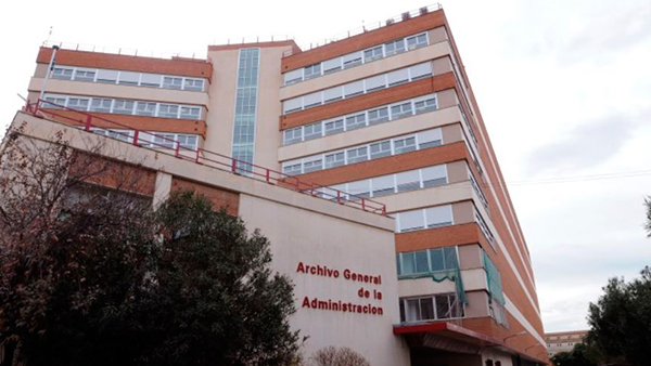 Fig. 3: Fachada del Archivo General de la Administración Civil del Estado (Alcalá de Henares).