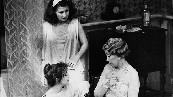 Fig. 6: La herida del tiempo, de J. B. Prietsley. Teatro Bellas Artes, 1984. Fotógrafo: Fernando Suárez. (CDAEM).