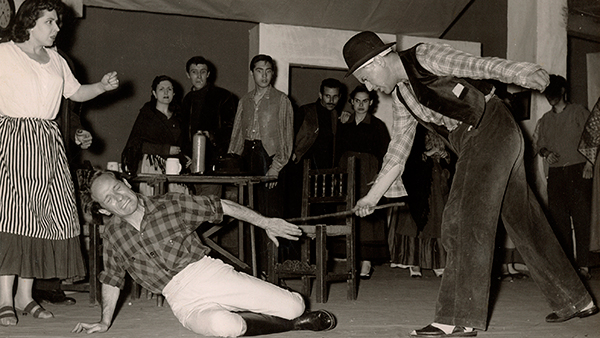 Fig. 23: El farsante del mundo occidental, de John M. Synge. Teatro María Guerrero, 1956. Fotógrafo: Basabe. (CDAEM).
