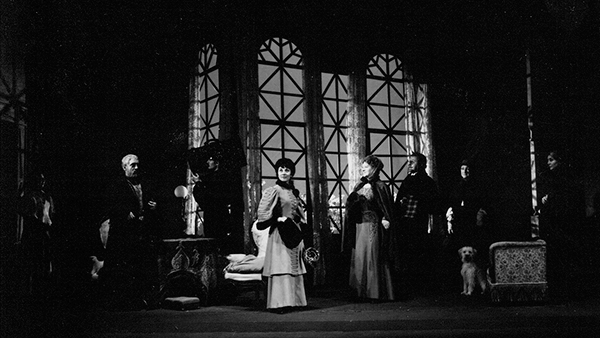 Fig. 26: El jardín de los cerezos, de Anton Chéjov. Teatro María Guerrero, 1960. Fotógrafo: Gyenes. (CDAEM).