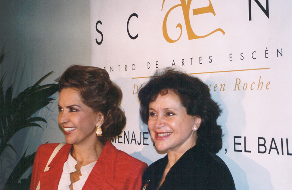 Carmen Roche con la bailarina y profesora de danza María Rosa