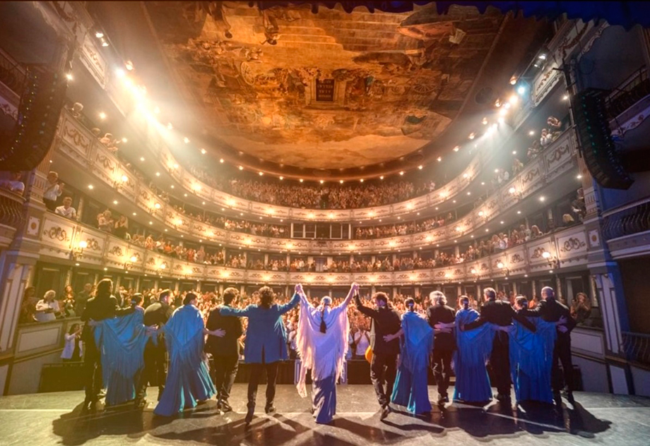 Saludos. Teatro Cervantes de Málaga.
