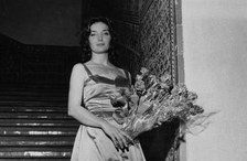 Nuria Espert recita a García Lorca en París, en el primer Día Mundial del Teatro, junto a Chaplin, Redgrave, Gassman, Barrault, Cocteau...
