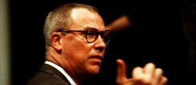 Muere Bob Wilson, el gran visionario del teatro y la ópera de vanguardia, a los 83 años