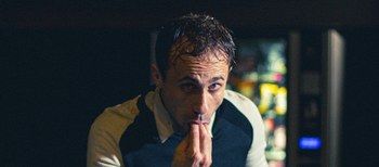 Pau Matas Nogué y Oriol Pla Solina presentan Gula / Gola, una crítica satírica al consumismo